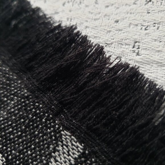 Soft + Cozy Lululemon Black Grey Long Scarf w Fringe - Picture 7 of 9